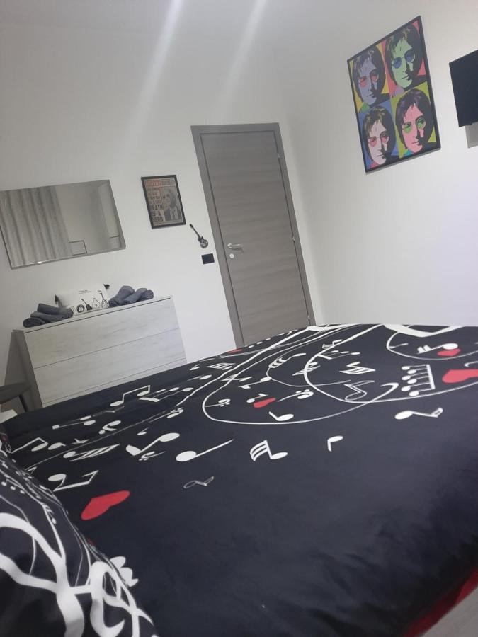 The Home Of Music Stars Catania Bagian luar foto