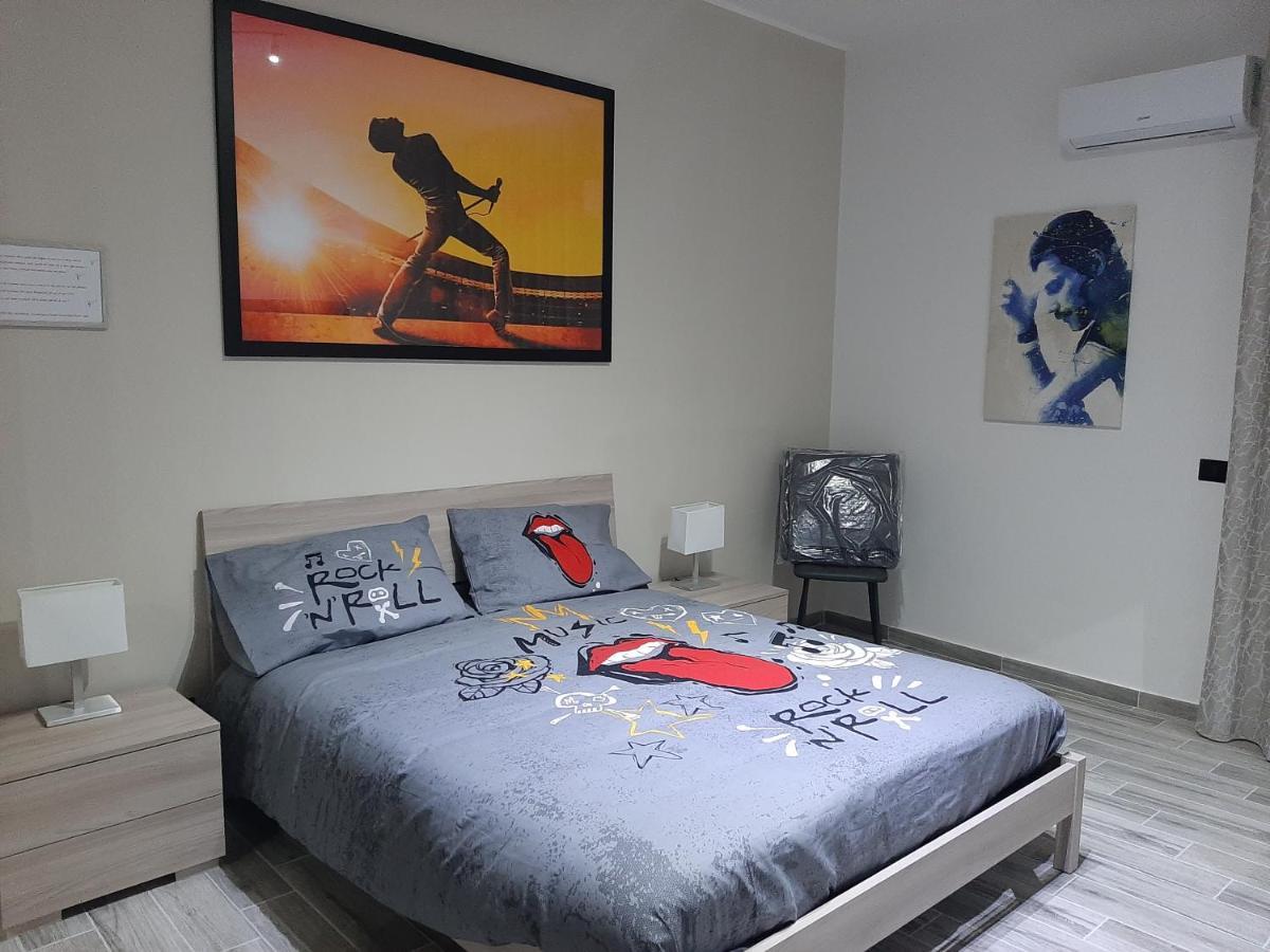 The Home Of Music Stars Catania Bagian luar foto