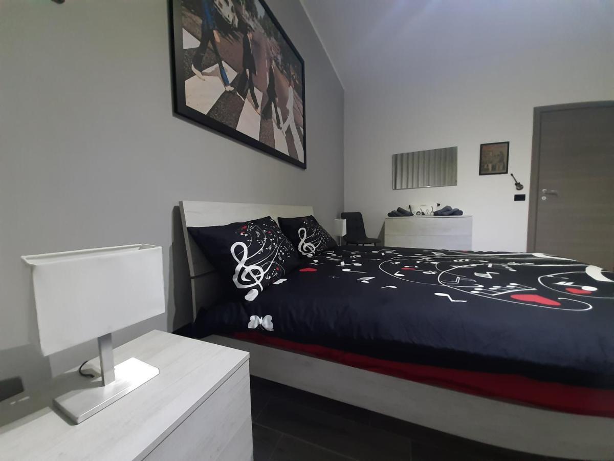 The Home Of Music Stars Catania Bagian luar foto