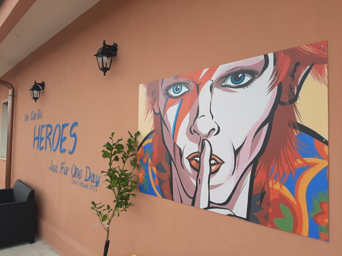 The Home Of Music Stars Catania Bagian luar foto