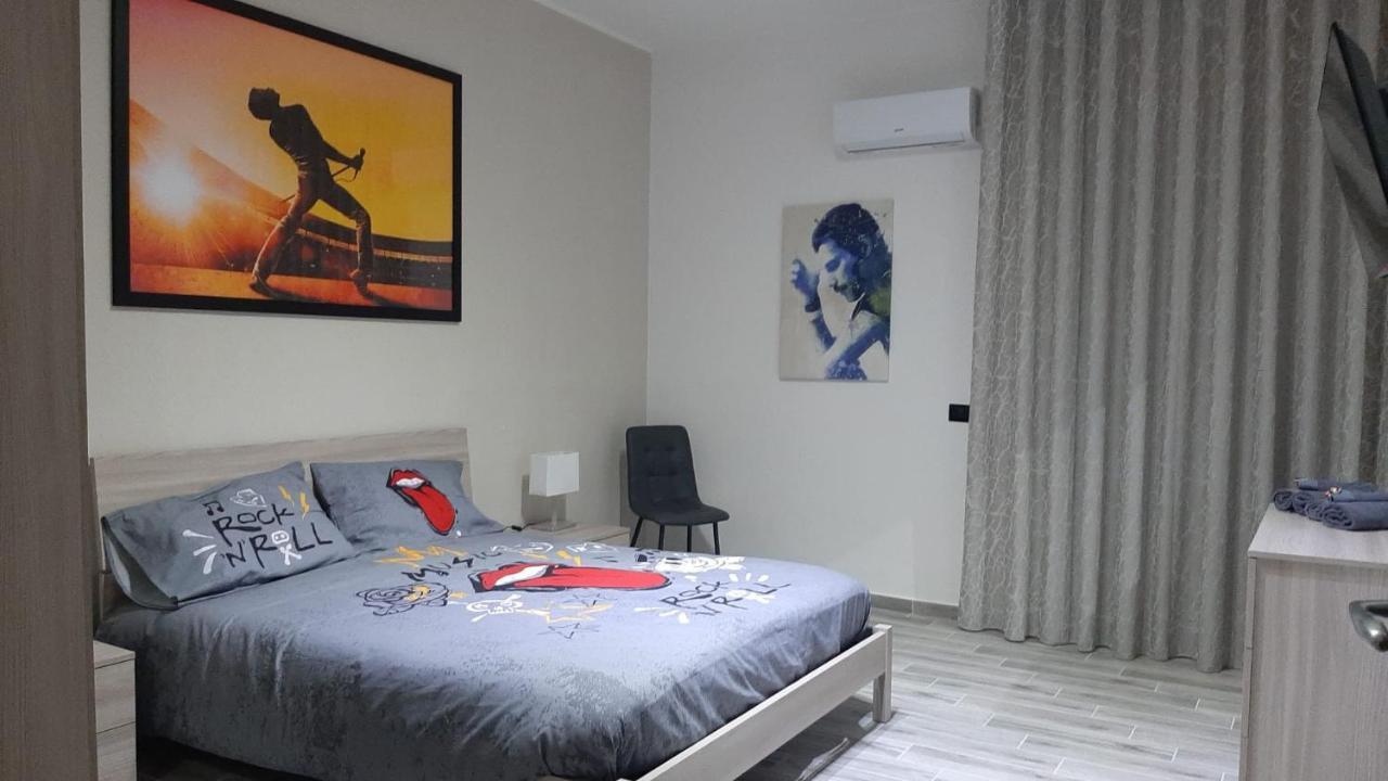 The Home Of Music Stars Catania Bagian luar foto
