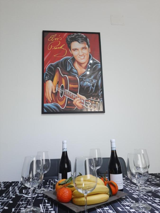 The Home Of Music Stars Catania Bagian luar foto